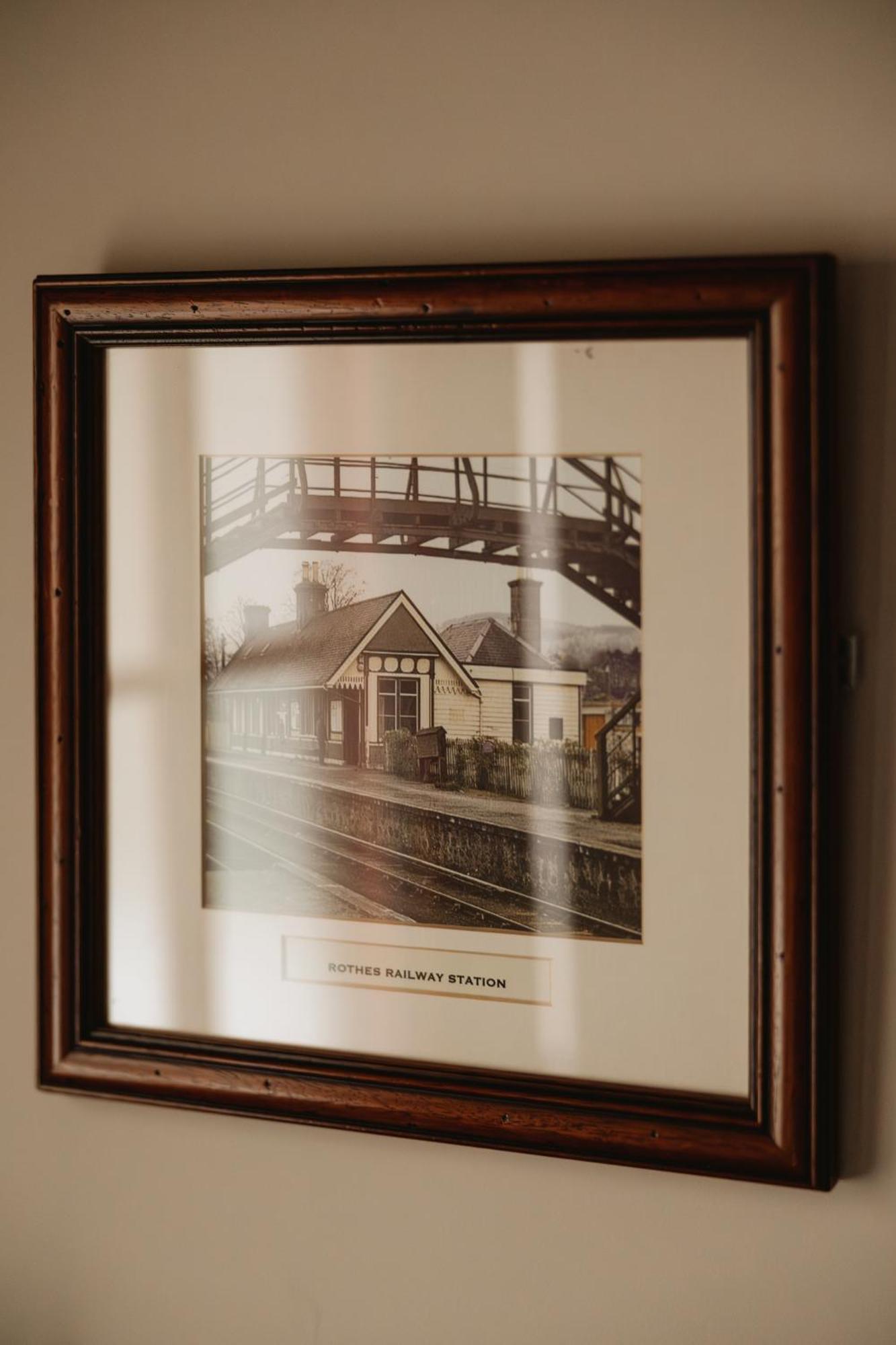 The Station Hotel Rothes Exterior foto